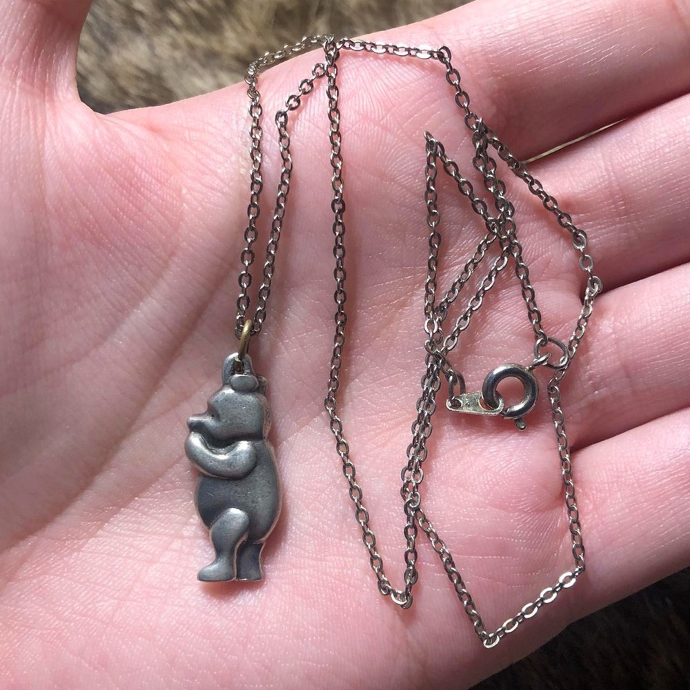 Silver toned Whinnie the Pooh necklace